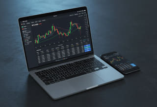 Monitore a atividade — veja o histórico de negociação e a atividade da conta